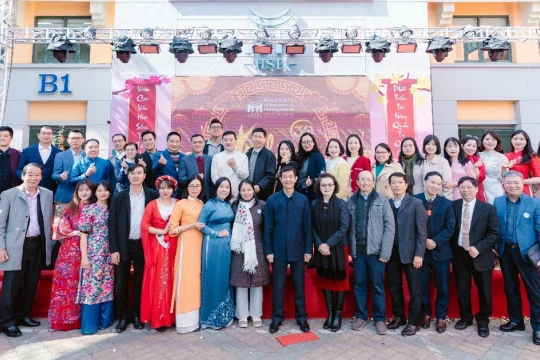 Độc đáo mô hình tự chủ đại học đầu tiên ở Việt Nam: 'Cho tất cả, trừ tiền'
