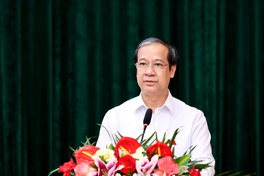 Bộ trưởng Nguyễn Kim Sơn tiếp xúc cử tri