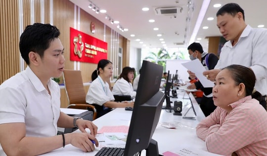 TP HCM ra văn bản khẩn: Tạm dừng tổ chức đoàn đi công tác nước ngoài