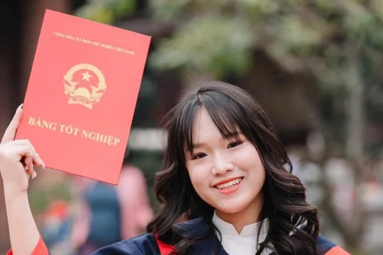 Nữ sinh vượt khó đỗ vào trường tốp đầu ở Thủ đô ước mơ làm cô giáo