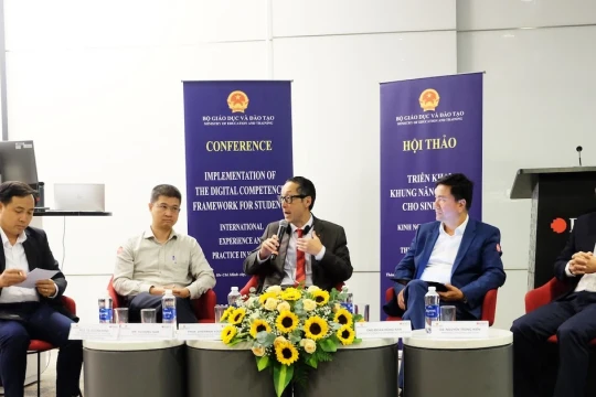 Đưa năng lực số vào 'mạch sống' chương trình đào tạo đại học