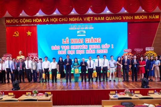 Trường Đại học Cửu Long khai giảng đào tạo Chuyên khoa cấp I sau đại học cho 154 học viên
