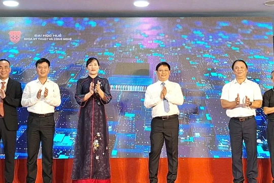 Công bố 2 chương trình đào tạo mới về bán dẫn và điện tử tại Đại học Huế