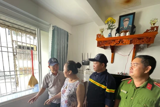 TPHCM vận động người dân tháo dỡ 'chuồng cọp' chung cư cũ