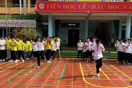 Địa phương và nhà trường cùng sát cánh vì giáo dục