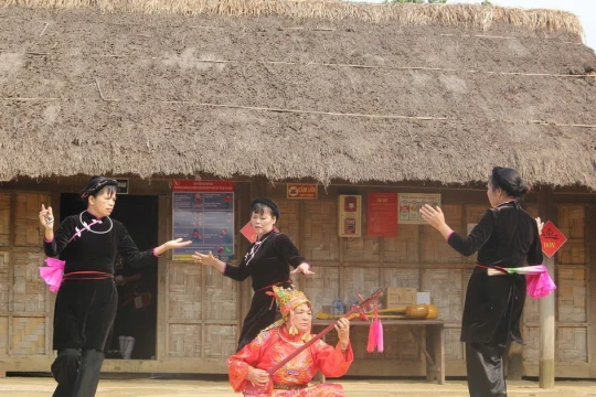 Hồn Then vang vọng trên đất thiêng