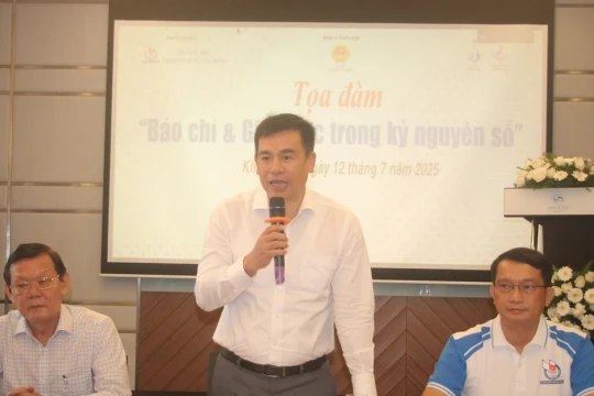 Nhà báo đồng hành cùng giáo dục trong kỷ nguyên số