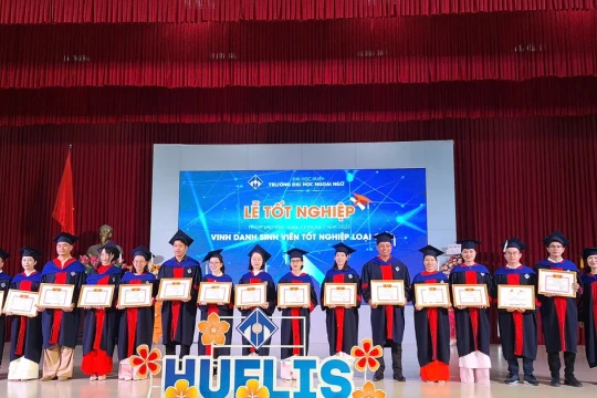 Trường Đại học Ngoại ngữ, ĐH Huế trao bằng cử nhân cho hệ liên thông và bằng 2