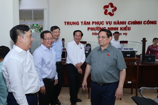 Thủ tướng kiểm tra việc vận hành chính quyền 2 cấp tại phường Ninh Kiều (Cần Thơ)