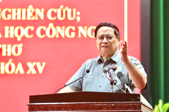 Thủ tướng Phạm Minh Chính tiếp xúc cử tri là đại diện giảng viên, cán bộ, công chức, viên chức ngành khoa học công nghệ trên địa bàn TP Cần Thơ
