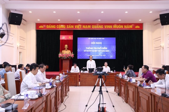 Phổ điểm thi tốt nghiệp THPT 2025 cho thấy sự phân hóa rõ hơn