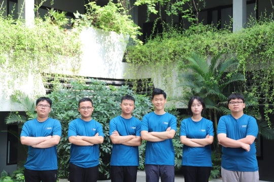 Đội tuyển Việt Nam bước vào ngày thi đầu tiên Olympic Toán quốc tế 2025