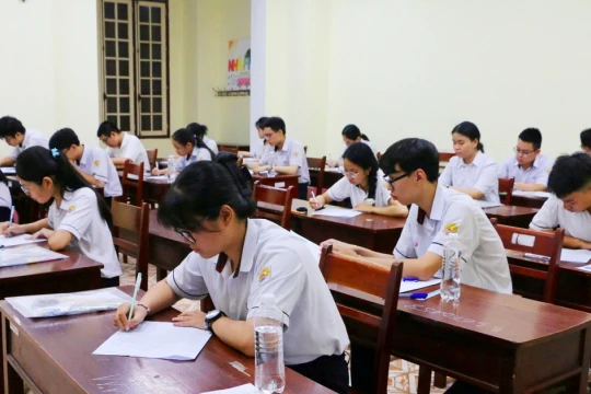 TP Huế đứng trong top 10 toàn quốc về điểm thi Tốt nghiệp THPT 2025