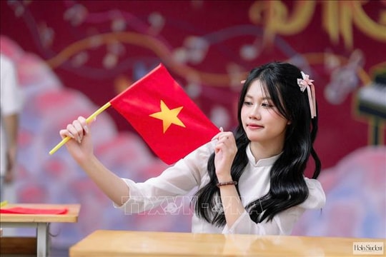Có lộ trình học cụ thể, tự rèn luyện kỹ năng làm bài là bí quyết của các thủ khoa
