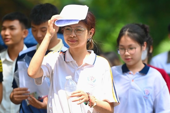 Thủ khoa khối A00 tuyệt đối 3 điểm 10 đến từ trường làng của Hà Nội