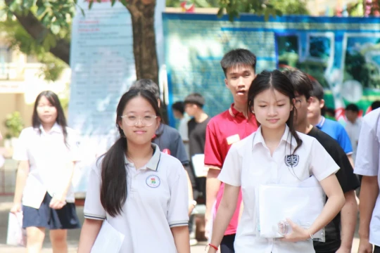 Một số trường THPT tại Hà Nội hạ điểm chuẩn vào lớp 10