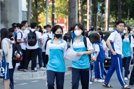 Điểm sàn của nhiều trường đại học ở TPHCM giảm mạnh