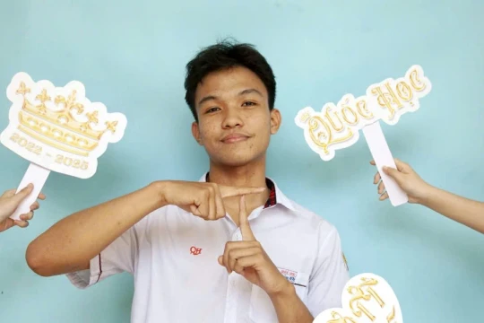Nam sinh điểm cao nhất khối A00 tại Huế ‘bật mí’ bí quyết học tập và rèn luyện