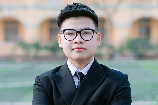 Thủ khoa toàn quốc 'cày' 6 đề mỗi ngày