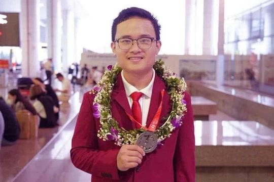 Nam sinh Hà Tĩnh giành Huy chương Vàng Olympic Toán quốc tế