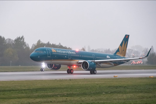 Vietnam Airlines điều chỉnh lịch bay do bão Wipha đổ bộ