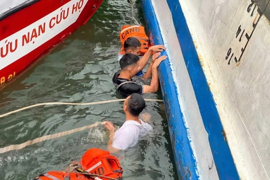 Vụ lật tàu trên vịnh Hạ Long: Cứu sống 11 người, tìm thấy 28 thi thể