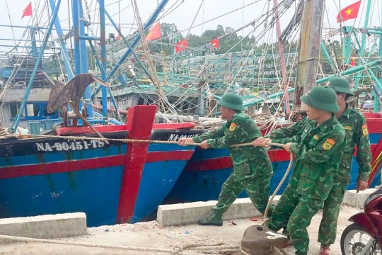 Nghệ An kêu gọi 2.667 tàu thuyền về nơi neo đậu an toàn