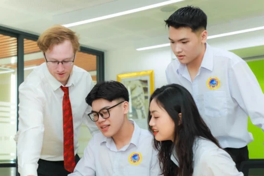 Trường ĐH Quốc tế Sài Gòn ưu đãi đặc biệt con em cán bộ ngành Y tế và Giáo dục