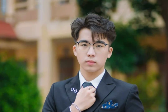 Nam sinh điểm tổ hợp A00 cao nhất tỉnh Lạng Sơn chia sẻ bí quyết 'vừa học vừa chơi'
