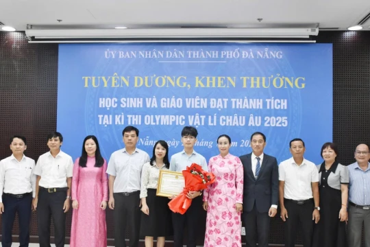 Đà Nẵng khen thưởng học sinh và giáo viên đạt giải Kỳ thi Olympic Vật lý Châu Âu