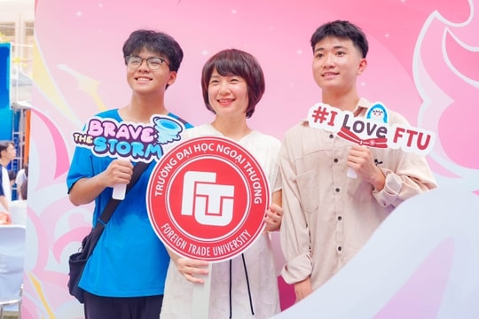 Đại học Ngoại thương hạ điểm sàn xuống 23 với hầu hết tổ hợp xét tuyển