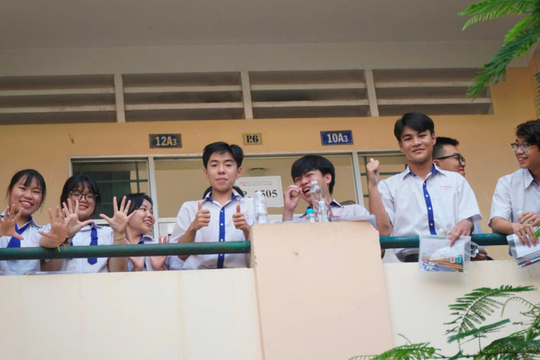 Bộ Giáo dục công bố chênh lệch điểm giữa các tổ hợp xét tuyển đại học 2025