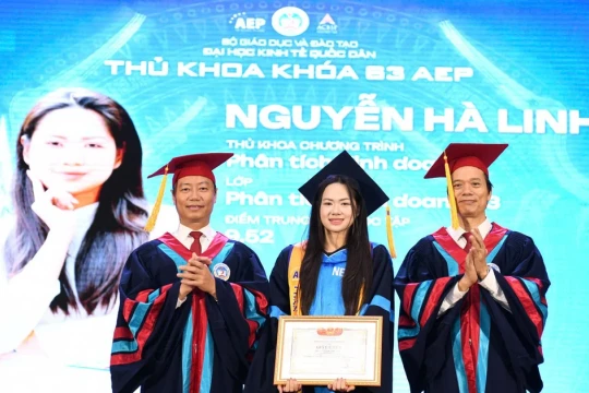 Bí quyết chinh phục danh hiệu thủ khoa của nữ sinh Đại học Kinh tế Quốc dân