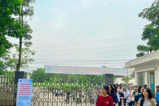 Quy đổi tương đương điểm thi V-SAT và điểm thi tốt nghiệp THPT 2025