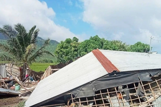 Lốc xoáy tại An Giang, 19 căn nhà và 1 trạm y tế bị tốc mái hoàn toàn