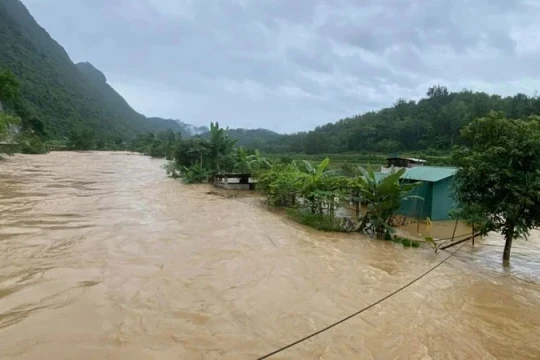 Thủ tướng yêu cầu tập trung ứng phó khẩn cấp với mưa lũ trên lưu vực sông Cả