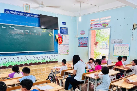 Nỗ lực dạy tiếng Việt cho trẻ người dân tộc thiểu số trước khi vào lớp 1