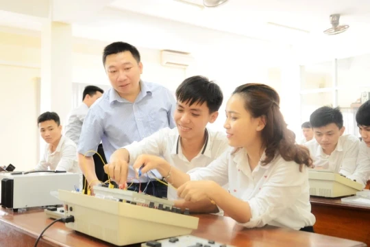 Điểm sàn nhóm ngành đào tạo giáo viên năm 2025: Bảo đảm đủ nguồn tuyển, chất lượng