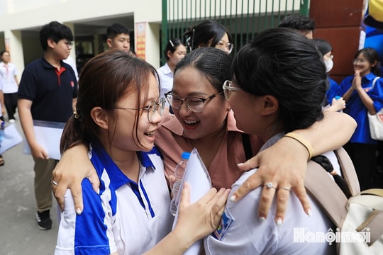 Thêm hơn 1.100 học sinh Hà Nội được tuyển vào lớp 10 trường công lập