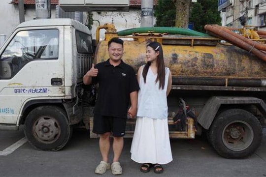 Tưởng ế vì nghề dọn phân, không ngờ có người đẹp vượt 700km đến kết đôi