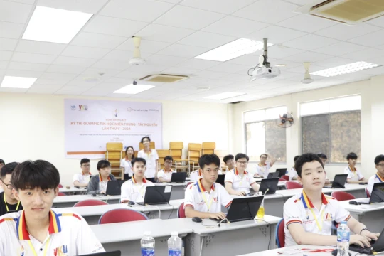 Đà Nẵng cử sinh viên ngành CNTT xuống hỗ trợ các xã, phường