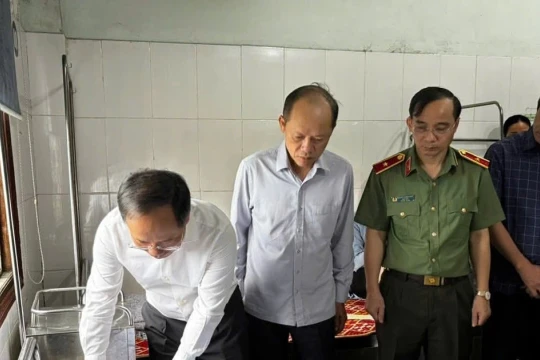 Lãnh đạo Hà Tĩnh thăm hỏi nạn nhân vụ tai nạn khiến 9 người tử vong