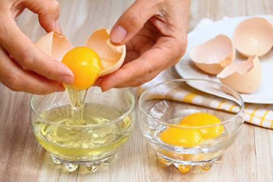 5 tác dụng khi ăn lòng đỏ trứng gà