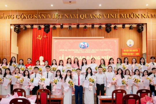 Rèn luyện, phấn đấu trở thành Đảng viên ngay từ giảng đường đại học