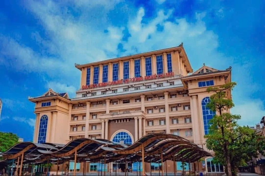 Chi tiết điểm sàn và tuyển sinh Trường ĐH Kinh doanh và Công nghệ Hà Nội