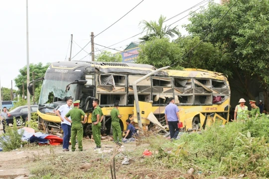 Lời khai tài xế xe khách giường nằm bị lật ở Hà Tĩnh, khiến 24 người thương vong