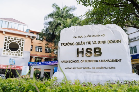 Trường Quản trị và Kinh doanh (ĐHQGHN) công bố phương thức xét tuyển và bảng quy đổi điểm năm 2025