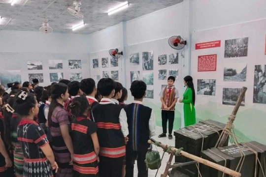 Biến môn Lịch sử, Địa lí trở thành nhịp cầu giữ gìn văn hóa các dân tộc thiểu số