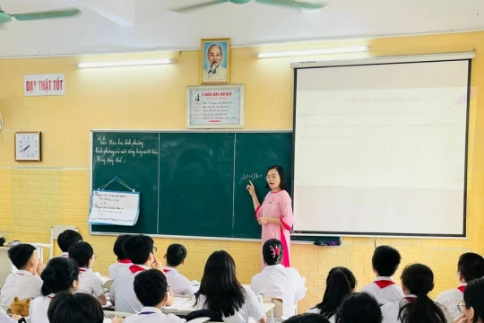 Ngành Giáo dục Ninh Bình thi đua đổi mới, sáng tạo trong giảng dạy