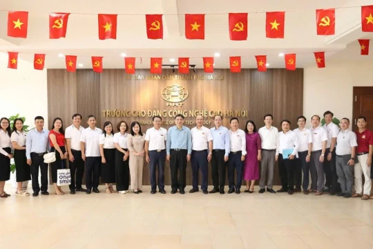 Phát triển giáo dục nghề nghiệp hiện đại, gắn với thực tiễn